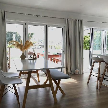 Bright & Comfy Stay In Newly Renovated Home With Parking Auckland Eksteriør billede
