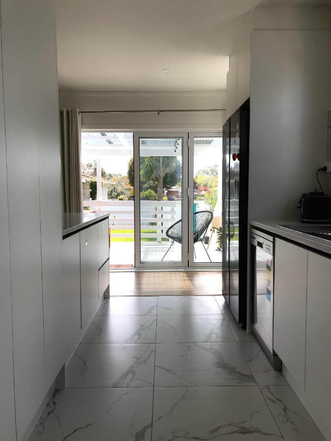 Bright & Comfy Stay In Newly Renovated Home With Parking Auckland Eksteriør billede