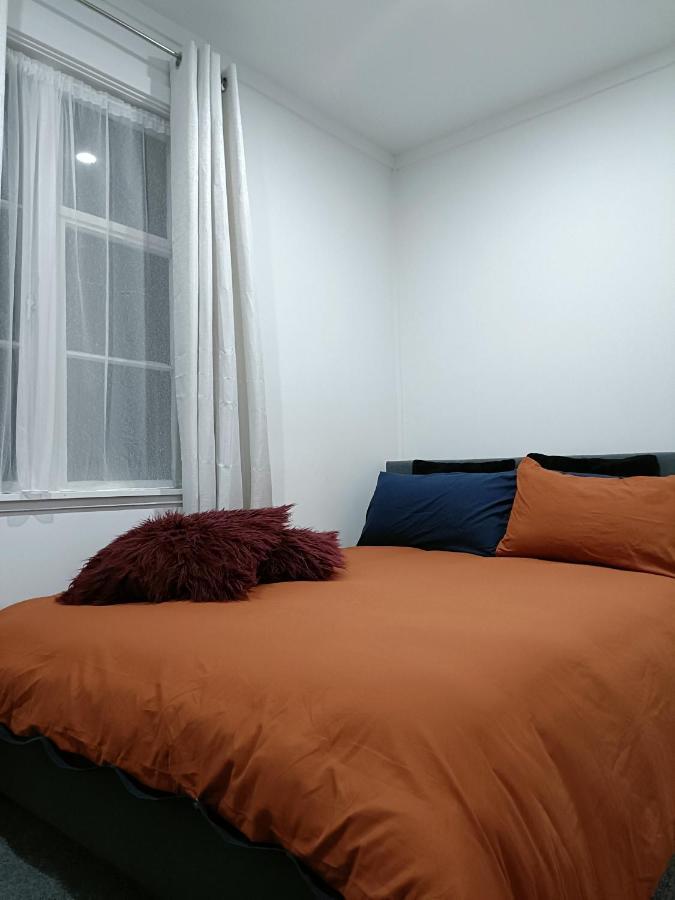 Bright & Comfy Stay In Newly Renovated Home With Parking Auckland Eksteriør billede