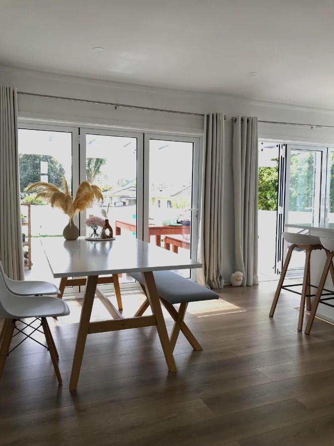 Bright & Comfy Stay In Newly Renovated Home With Parking Auckland Eksteriør billede