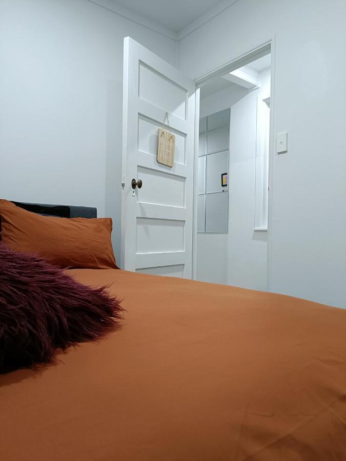 Bright & Comfy Stay In Newly Renovated Home With Parking Auckland Eksteriør billede